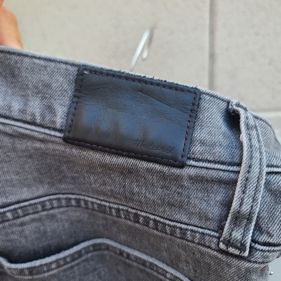 Madewell | The Perfect Vintage Jean in Connell Wash: Ripped Edition Style MC500 - Picture 8 of 12